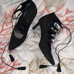 Rene Caty Gillie tie Black Suede Ankle Booties Women's 8B